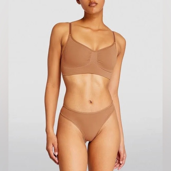 NWT SKIMS Seamless Sculpt Bralette in Sienna - Picture 1 of 6
